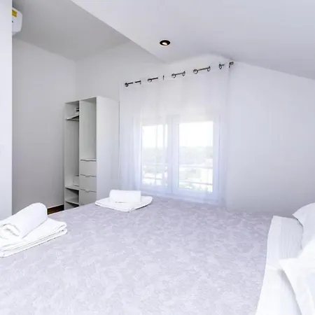 In With Sea View, Balcony, Air Conditioning, Wifi 5154-1