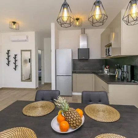 Daire In With Sea View, Balcony, Air Conditioning, Wifi 5154-1 *